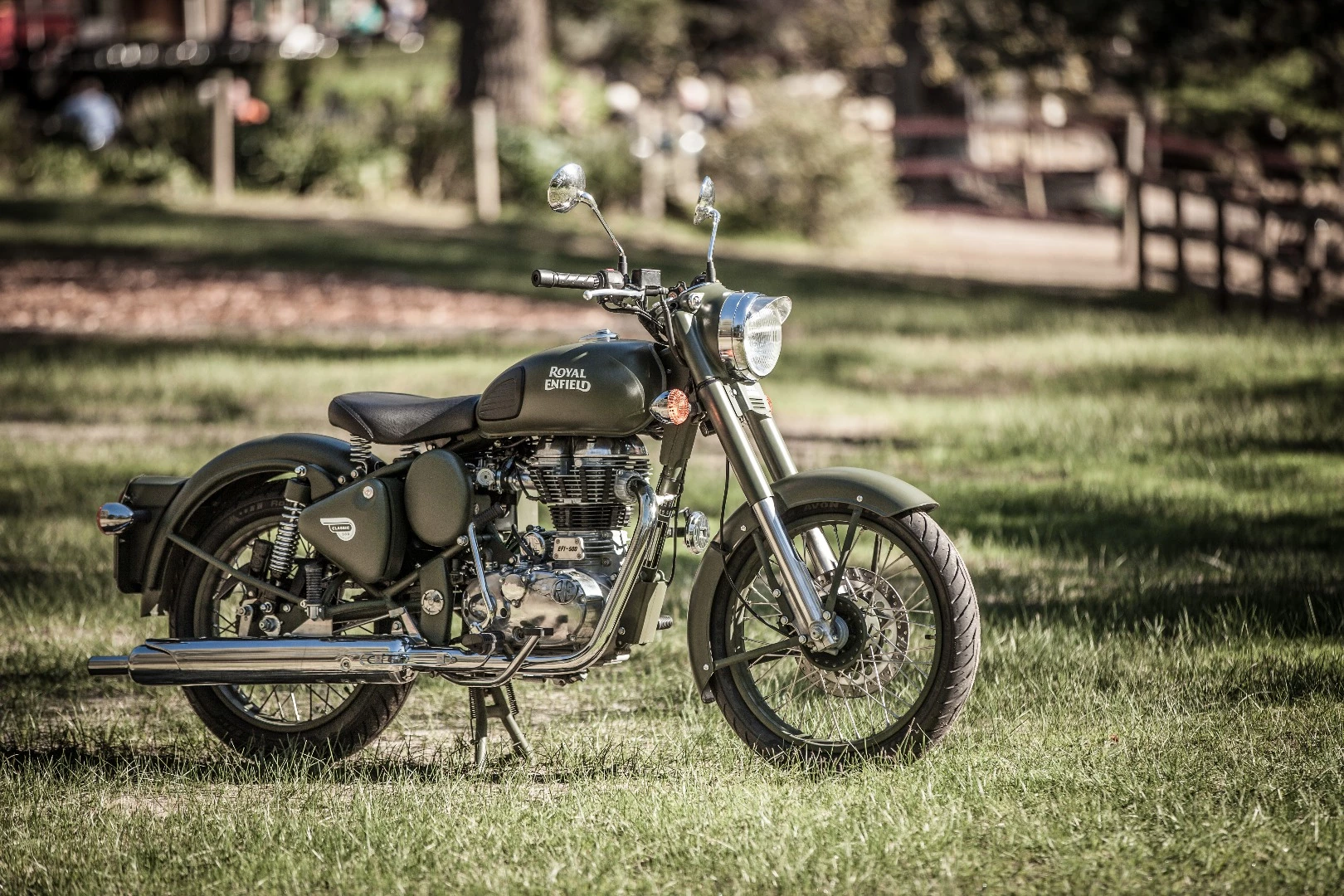 Royal Enfield Classic 500: forget about highway touring, this bike is about relaxed commuting, cross-country shenanigans and being seen on in funky neighbourhoods