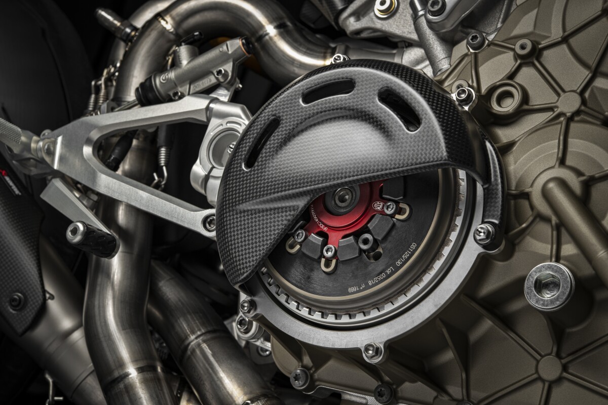 Open clutch cover will make a racket at the lights
