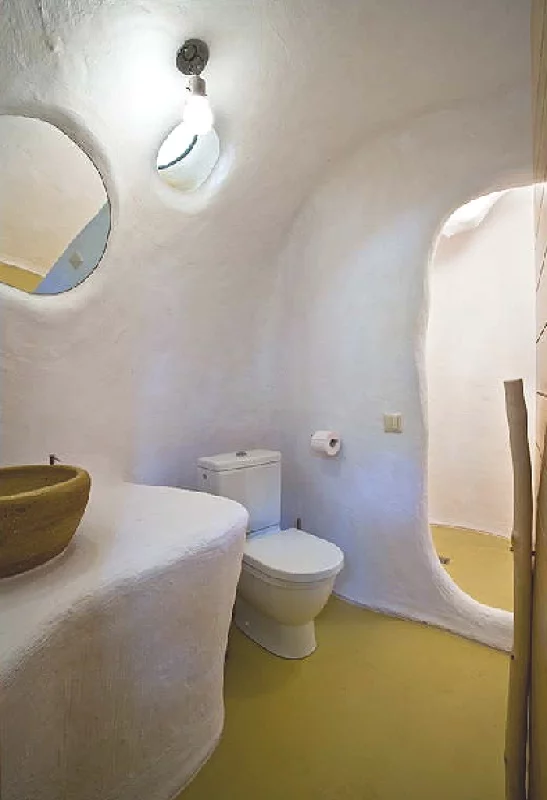 The Friend House Ukrainian ecohotel was sustainably built using only wood, clay, reeds and stone