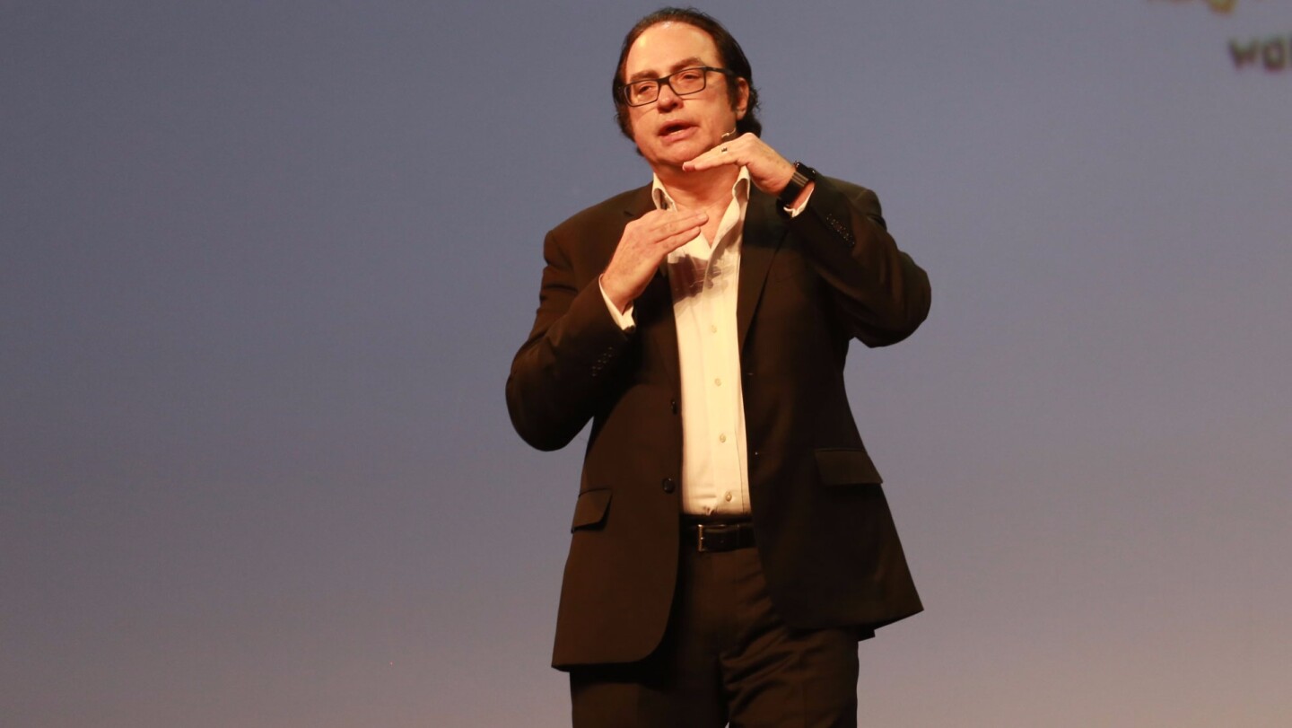 Neil Jacobstein during his presentation at SUNZ