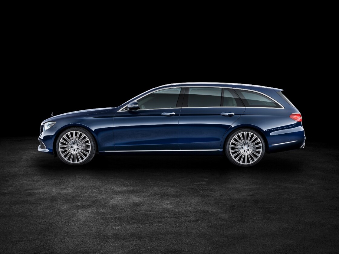 The Estate is capable of towing up to 2,100 kg, thanks to a power-retractable coupling