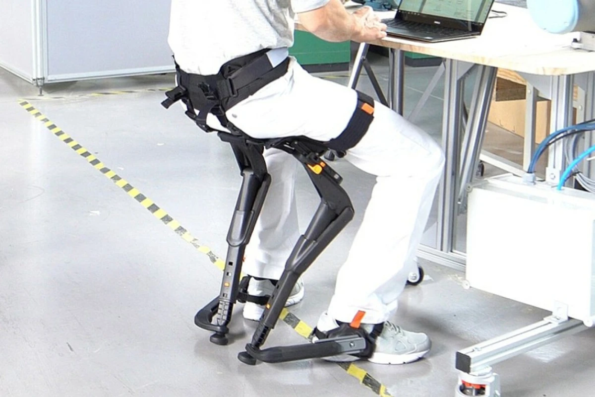 Planos Chair Less Chairless Chair 2.0 improves on the