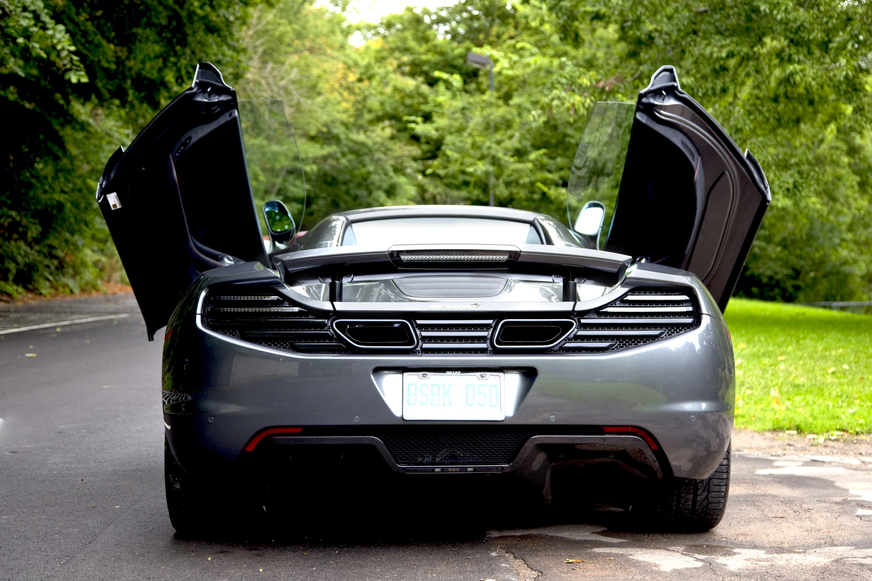The 12C retains the dihedral door configuration of the F1, M6GT and P1 (Photo: Angus MacKenzie/gizmag.com)