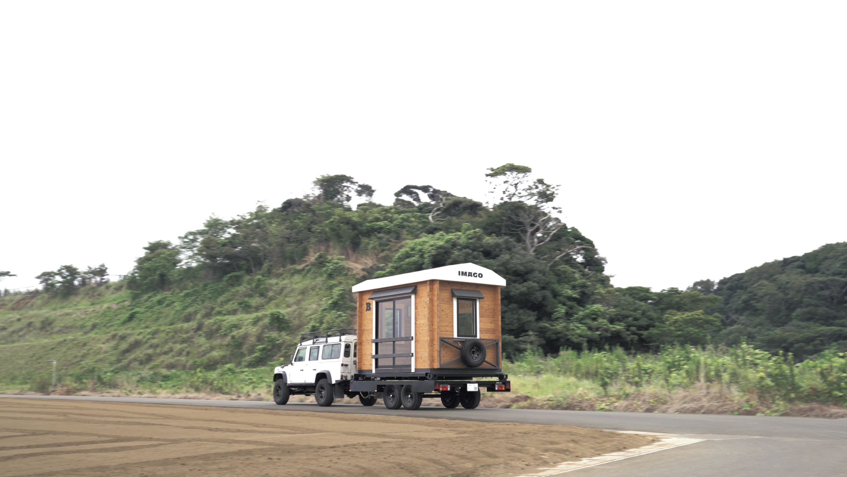 Thanks to its compact dimensions, the Imago Iter is well suited for regular travel though lacks basic amenities like a bathroom