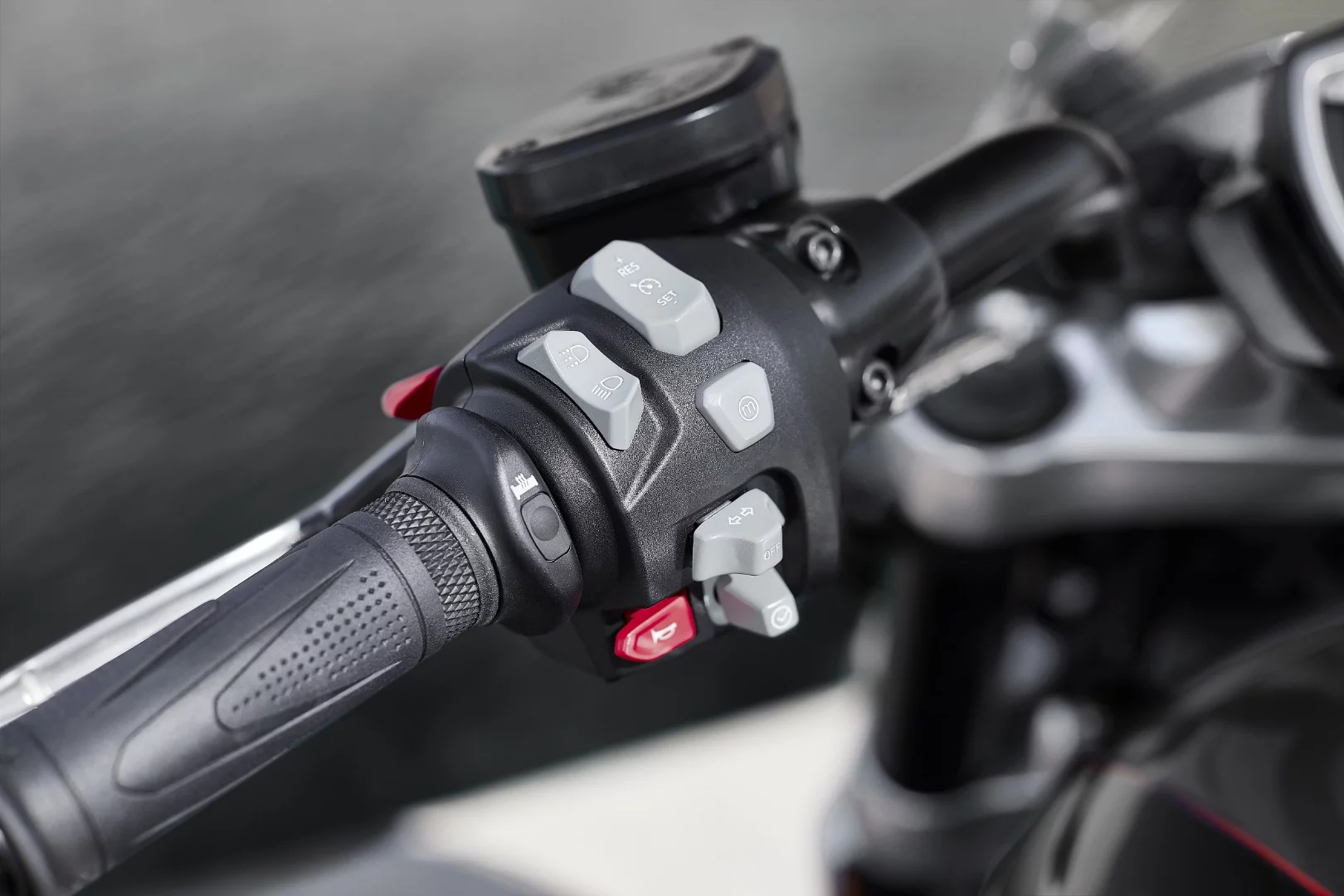 Left-hand side handle bar controls on the 2020 Triumph Rocket 3