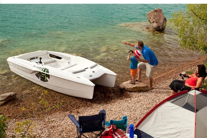 The Infinyte i4 is a pure electric 5-passenger catamaran cruiser (Photo: Infinyte Marine)