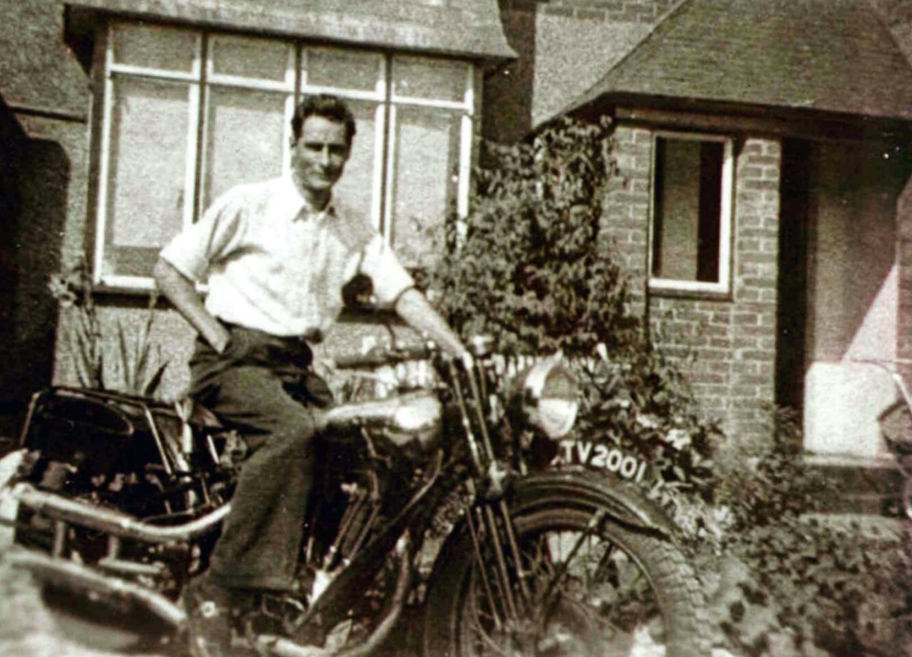 This particular motorcycle's history is deeply entwined with the history of the marque, as it was the bike of F.P. 'Gentleman' Dickson, who rode alongside George Brough in the Brough Team, winning Gold Medals at two International Six Days Trials (ISDT - now the International Six Day Enduro).