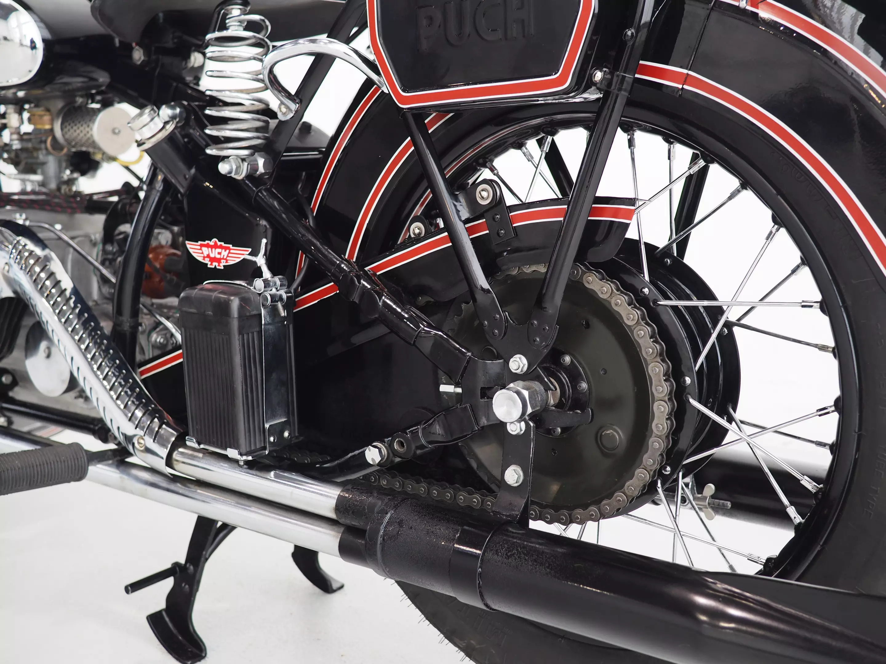 1937 Puch 800 | Dorotheum Auctions, Vienna | Sold 17 October, 2020 | EUR 103,500 (US$121,300) | Estimate: EUR 90,000 to EUR 120,000 (USD$110,000 to $140,000)