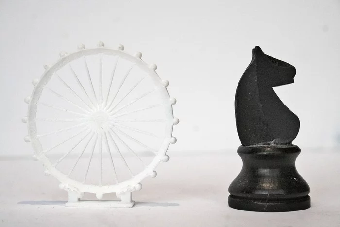 The Knight becomes the London Eye (Photo: Skyline Chess)