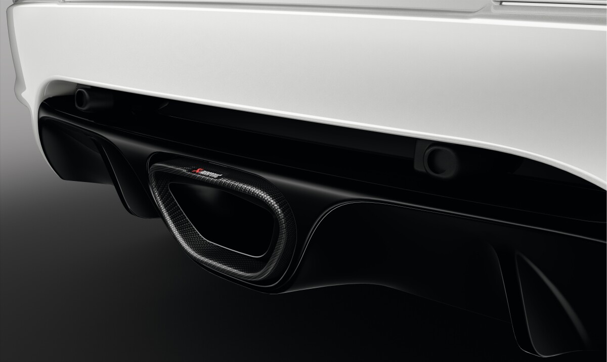 The new R.S 275 features a titanium Akrapovich exhaust system