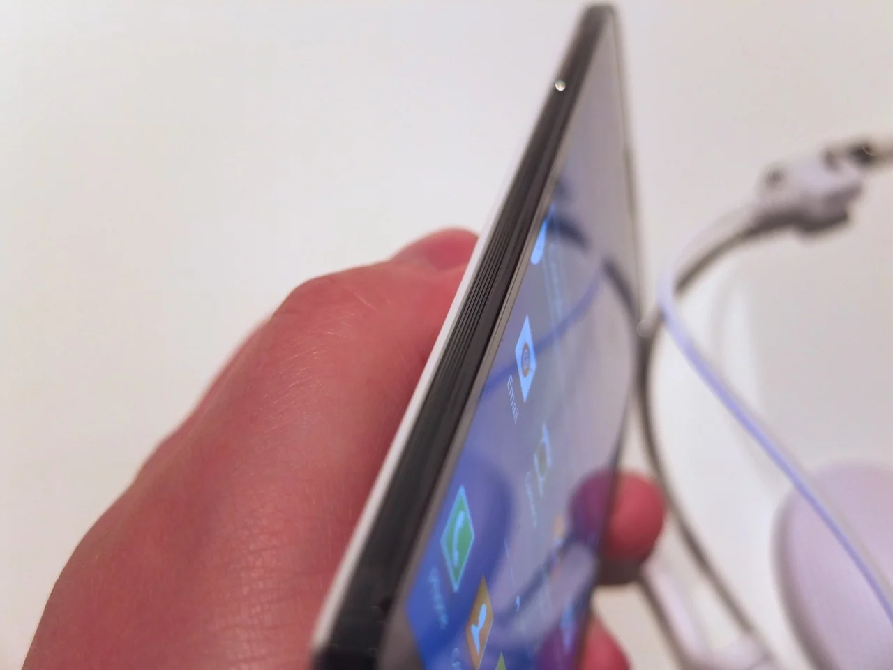 The Galaxy Note 3's "serrated" edge (Photo: Gizmag)