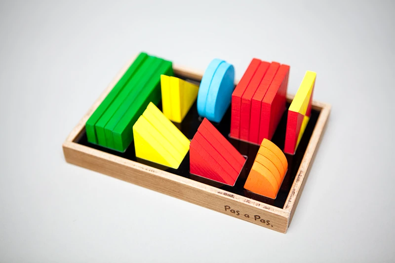 The set of geometric blocks aimed at 4 to 6 year-olds