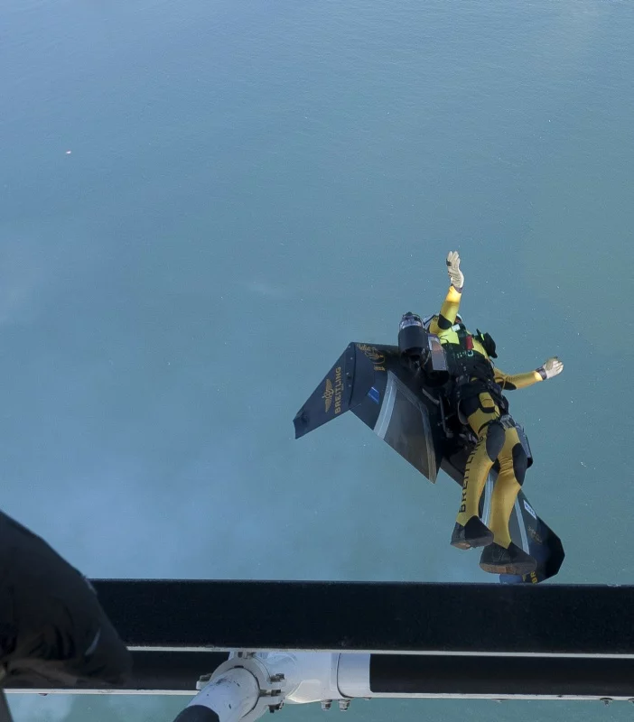 Jetman sets off over Rio (Copyright: Bruno Brokken/Breitling SA, photo via AP Images)