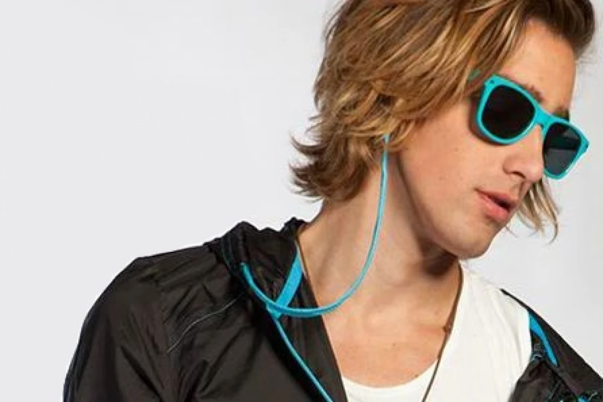 Hoodiebuddie is a lineup of hoodies and other garments that utilize "patent-pending" HB3Technology allowing to integrate headphones into pieces of clothing