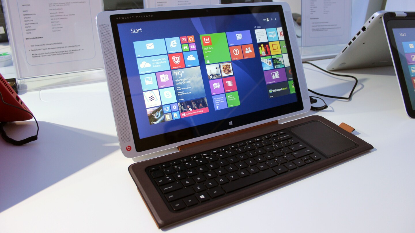 The palm rest of the larger model's keyboard can be folded back (Photo: Chris Wood/Gizmag.com)