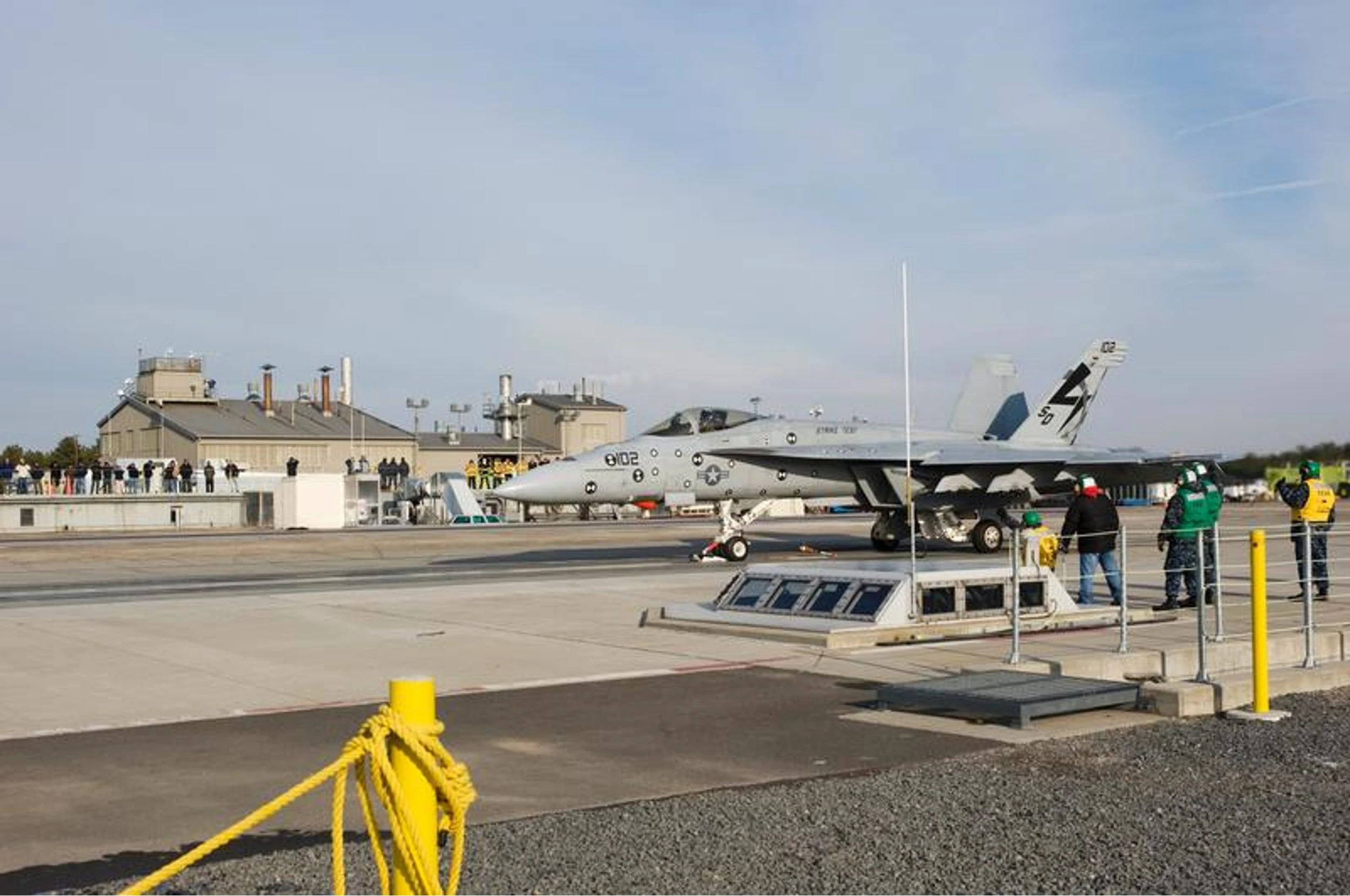 An F/A-18E Super Hornet prepares to launch (Image: US Navy)