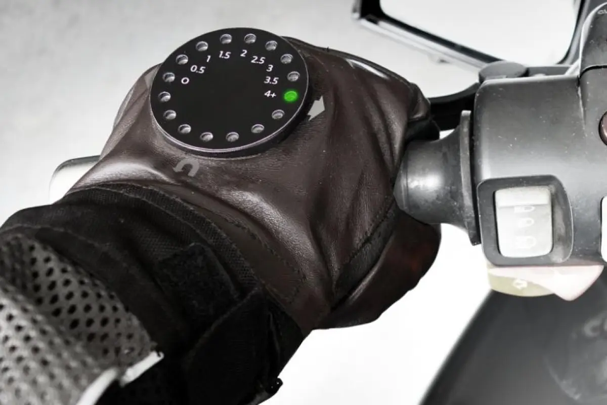 Turnpoint Smart Gloves show you where and when to turn
