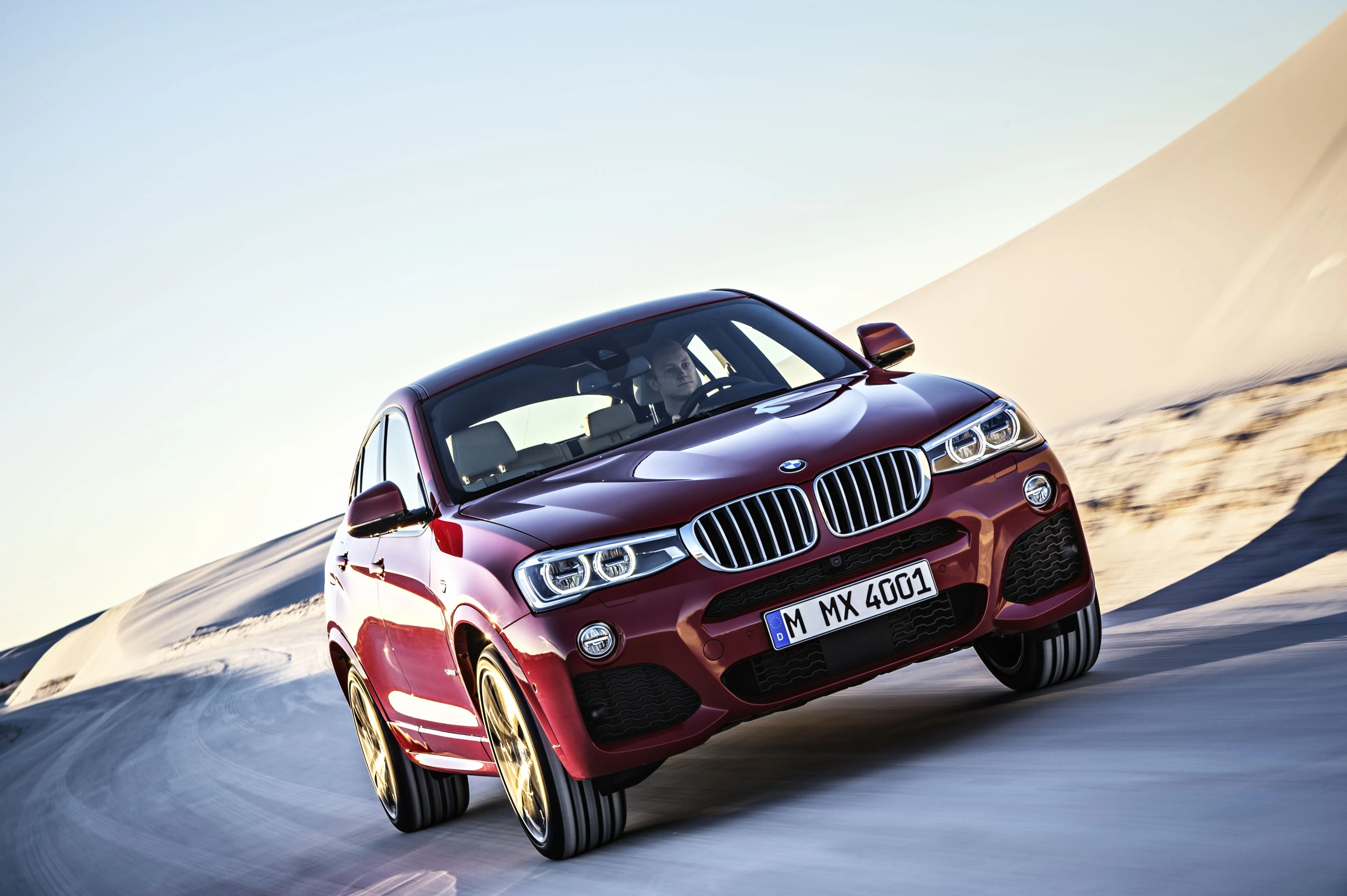 The 2015 X4 crossover has the look of a shrunken X6