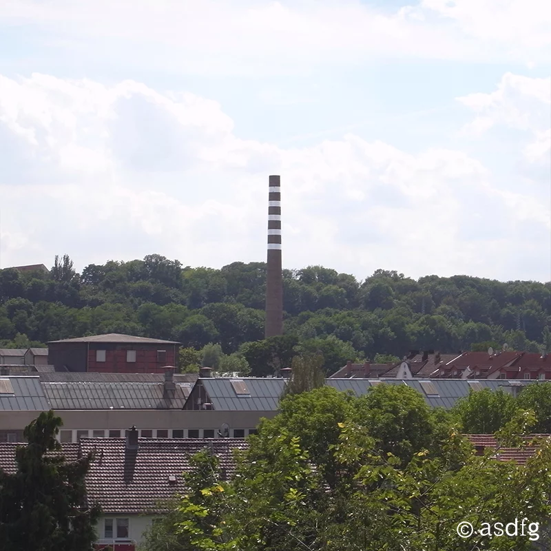 A disused smoke stack in the town of Kassel, more or less at the very heart of Germany, has undergone a peculiar transformation (Photo: asdfg)