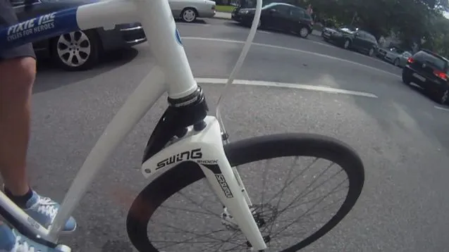 The SR Suntour Swing Shock is a suspension fork designed for use on lightweight commuter bikes