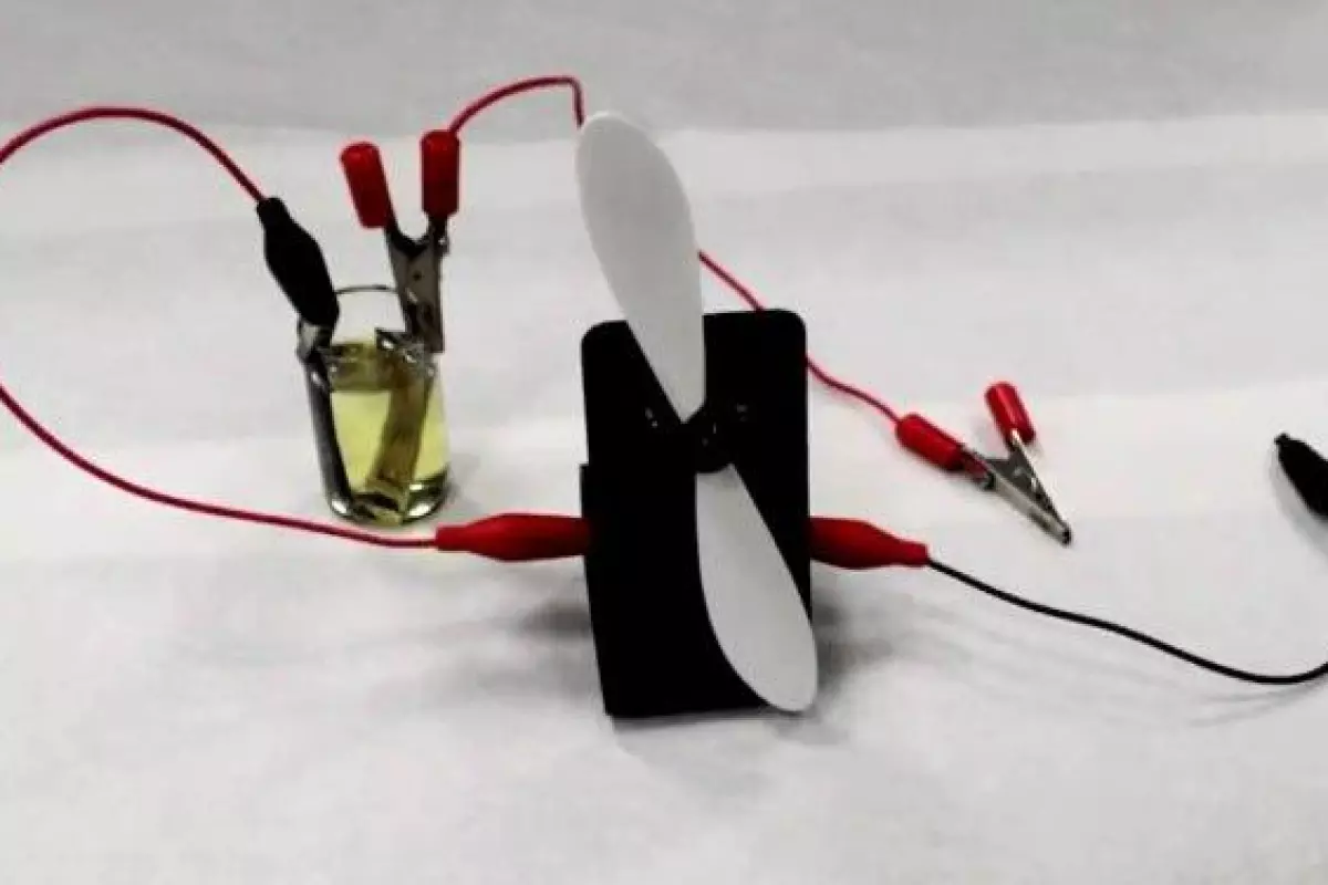 The battery is able to run a small fan or an LED