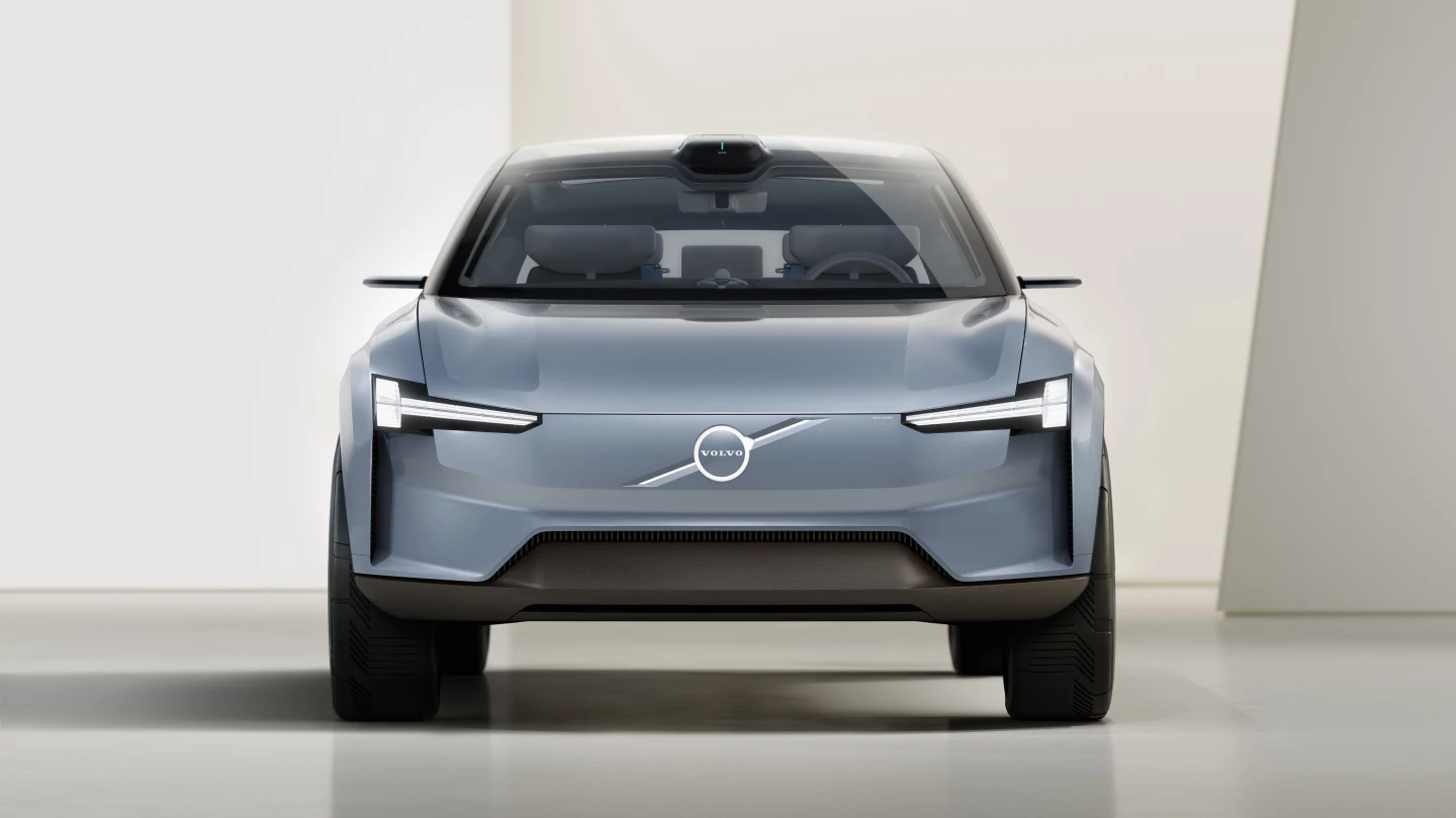 The Concept Recharge headlamps look more like actual Thor's hammers thanks to their meatier head and handle over the version on current-gen Volvos