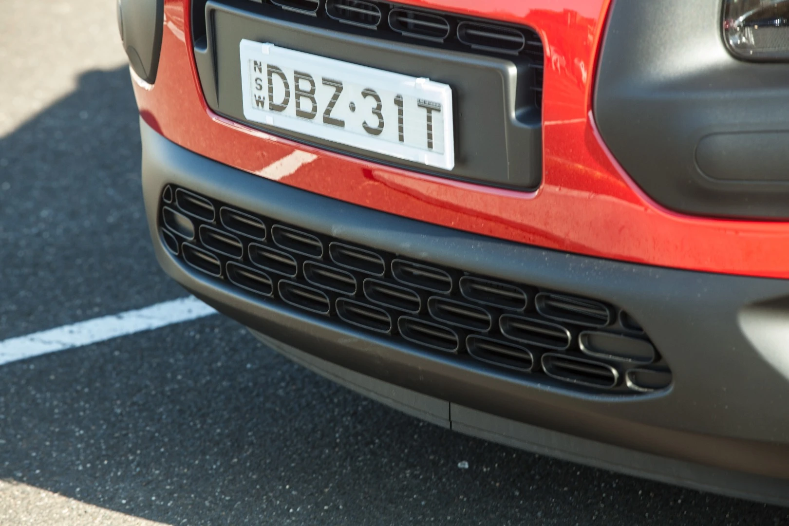 The oval motif from the bumper is replicated inside