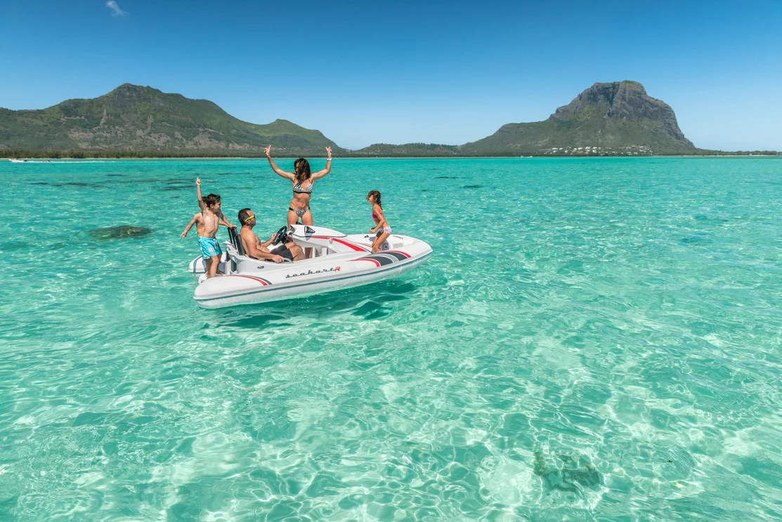 The Seakart 335 offers the versatility to cruise over shallow or deep waters