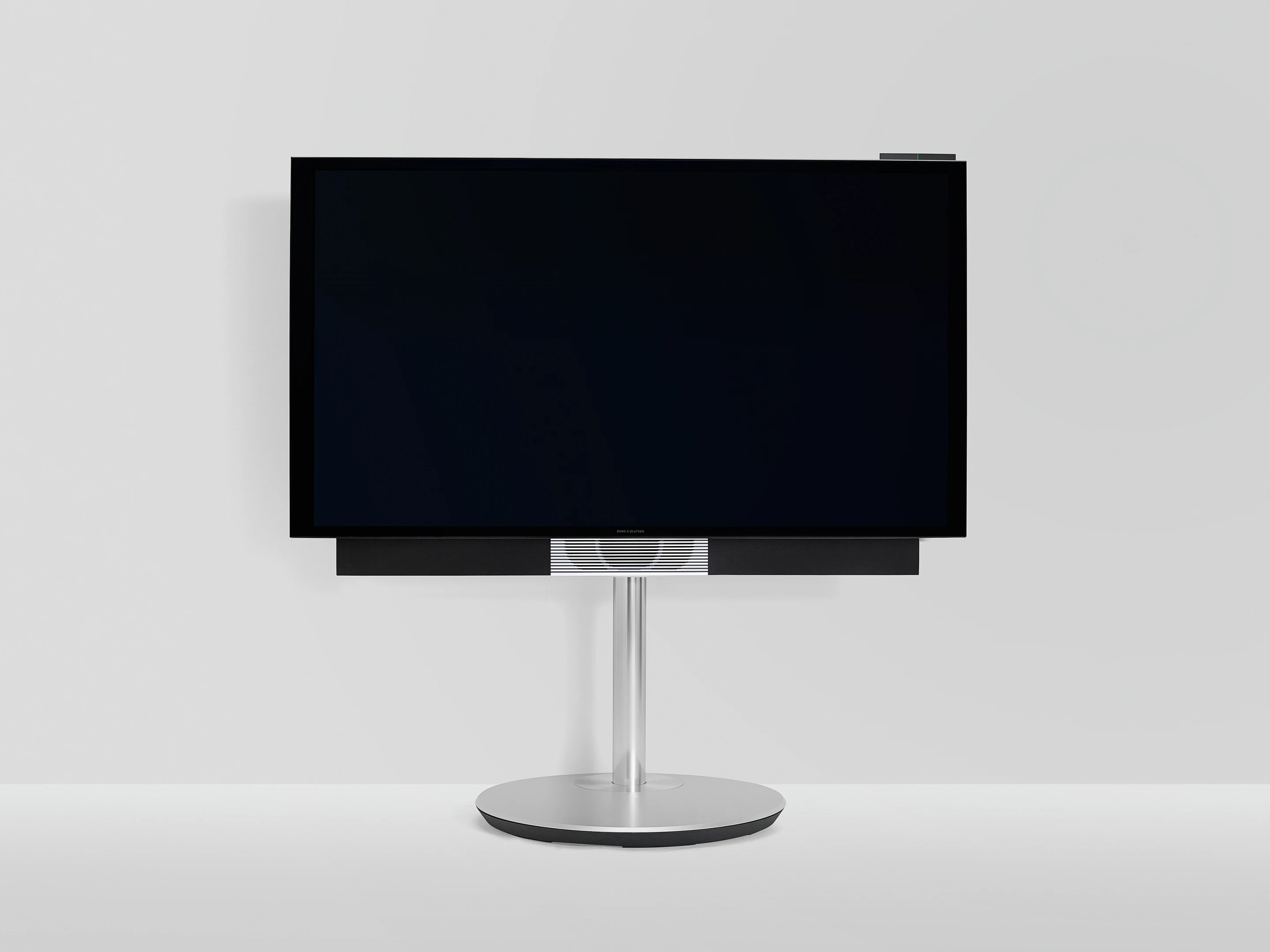 The BeoVision Avant mounted on optional floor stand