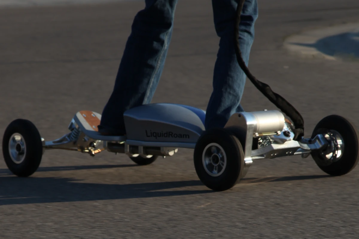 LiquidRoam has announced that the first early adopter RoamBoards - which feature technologies seen in the electric skateboard, bicycle, snowboard, and automotive industries - are now available for purchase