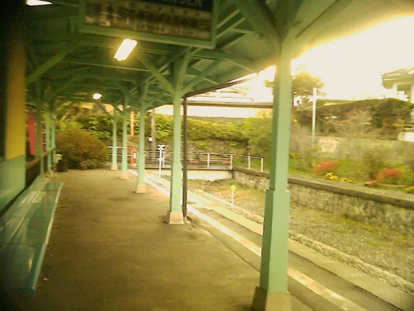 Digital photos taken with the Fuuvi Bee also have a vintage feel to them