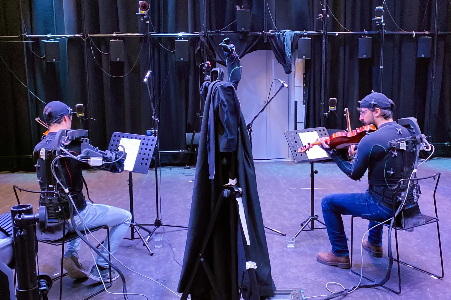 One of the violinist duos taking part in the experiment