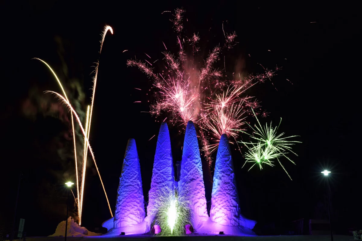 A scale replica of the Sagrada Familia has been created using ice (Photo: Bart van Overbeeke)