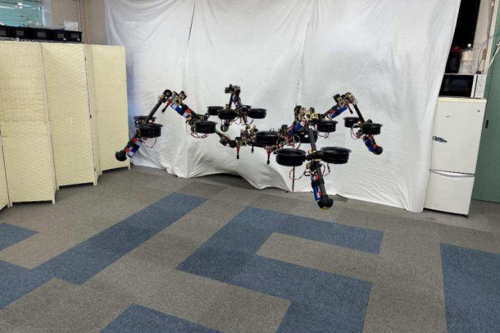 Flying "Dragon" and "Spidar" robots show off some fascinating shape-shifting multicopter technology with awesome potential