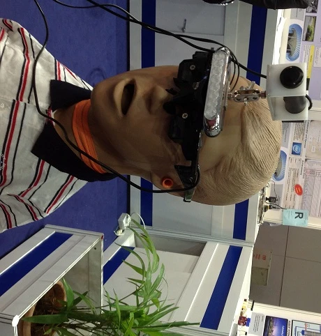 The device is capable of seeing through a patient's skin up to a depth of 5 mm (Photo: Lakshmi Sandhana/Gizmag)