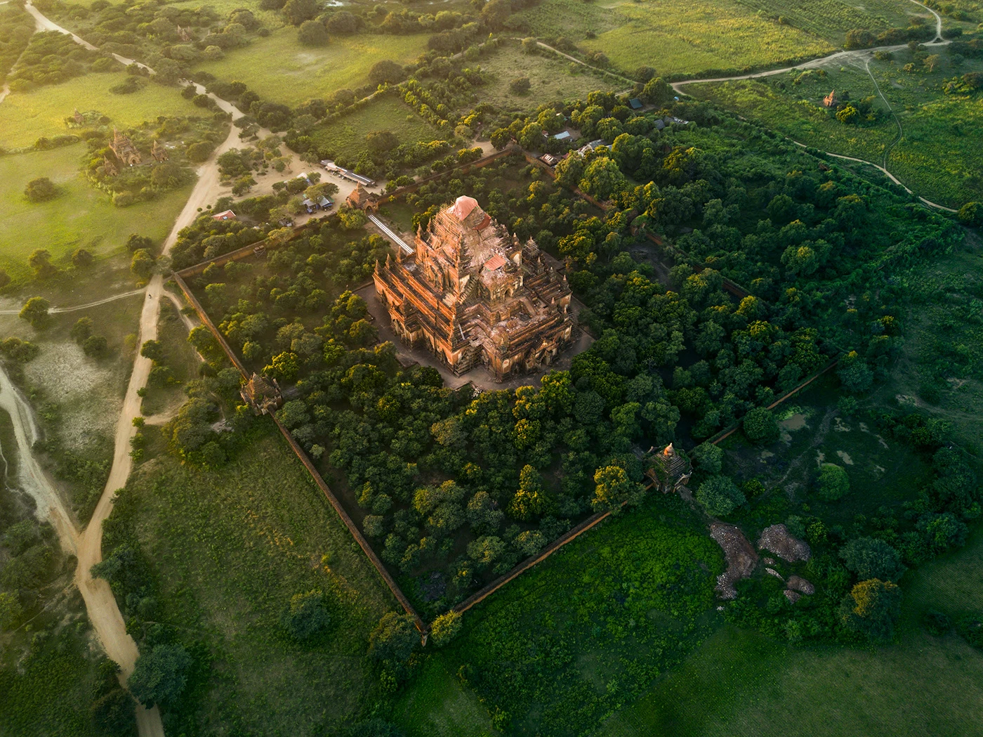 Temples in Myanmar. (Credit: Dimitar Karanikolov / Behance CC BY-NC-ND 4.0)
