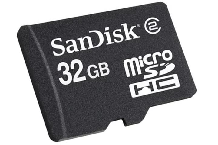 SanDisk has announced the availability of the worldâ€™s first 32GB microSDHC removable memory card