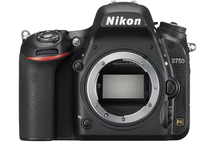 The Nikon D750 features a newly developed full frame 24.3-megapixel CMOS sensor