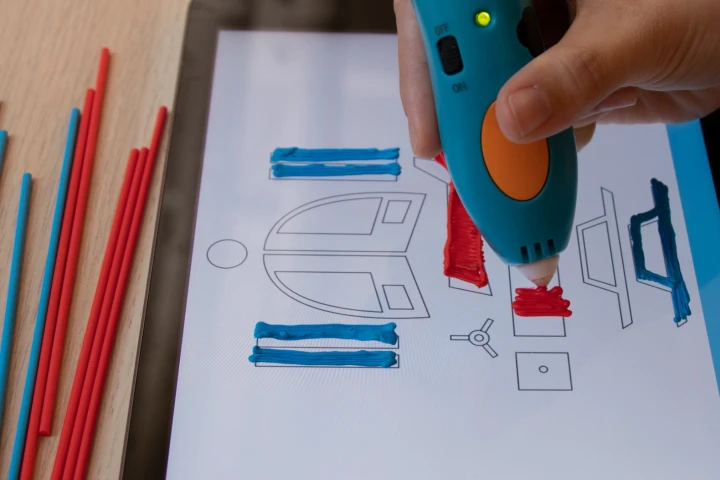 The 3Doodler App will walk users through 3D drawing basics