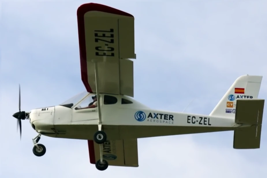 The electric propulsion on the test plane in flight