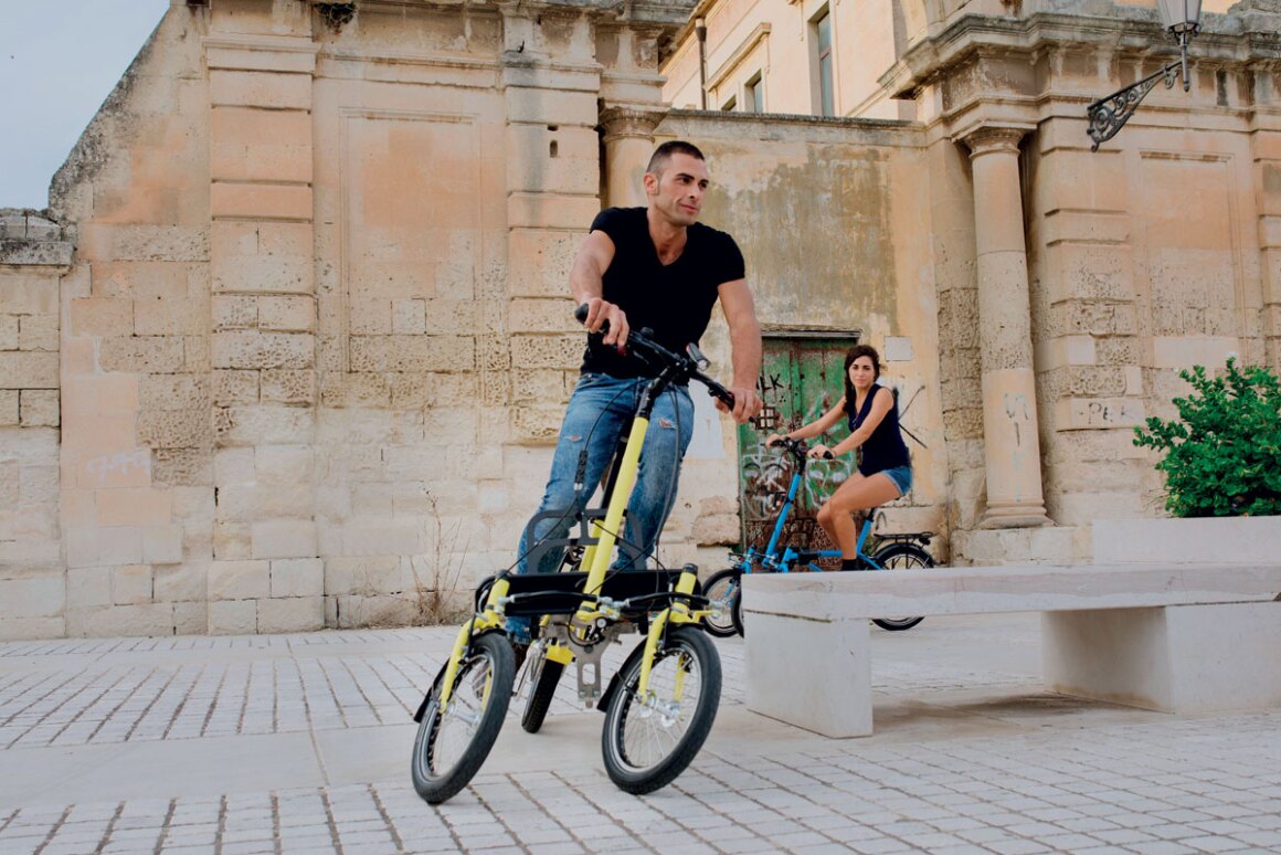 Electric Assist Trike Tilts Into Corners