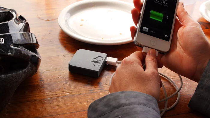 Using the battery pack to charge a phone