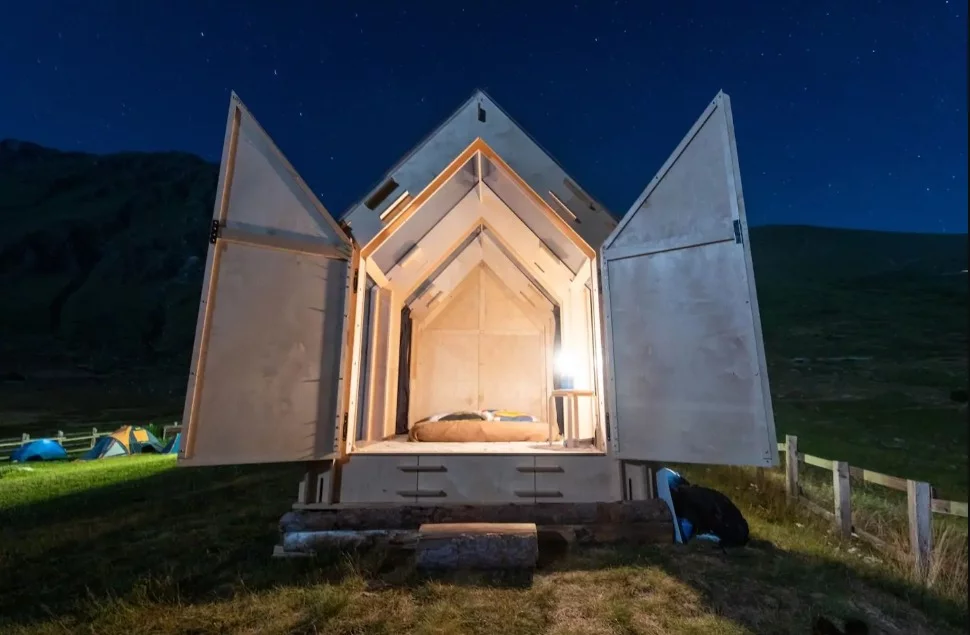 Built using a series of CNC-cut birch plywood panels, the structure simply interlocks together piece by piece