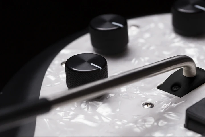 The Lineage claims its redesigned whammy bar has a realistic feeling