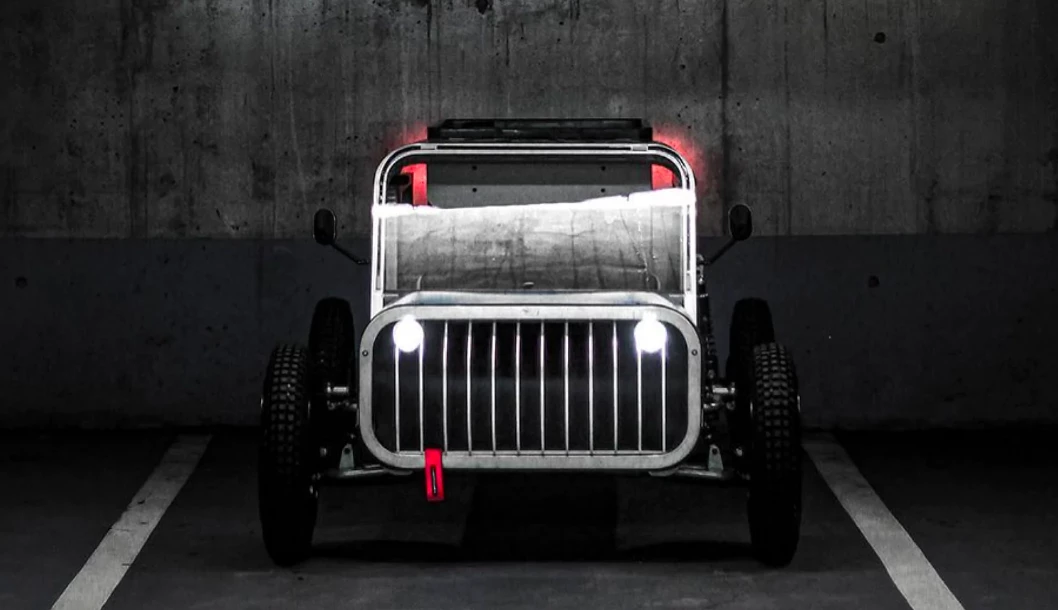 The La Bagnole has a Jeep-like face that harks back to the CJ