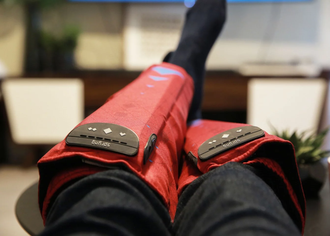 Spryng features three intensity settings and two wave patterns