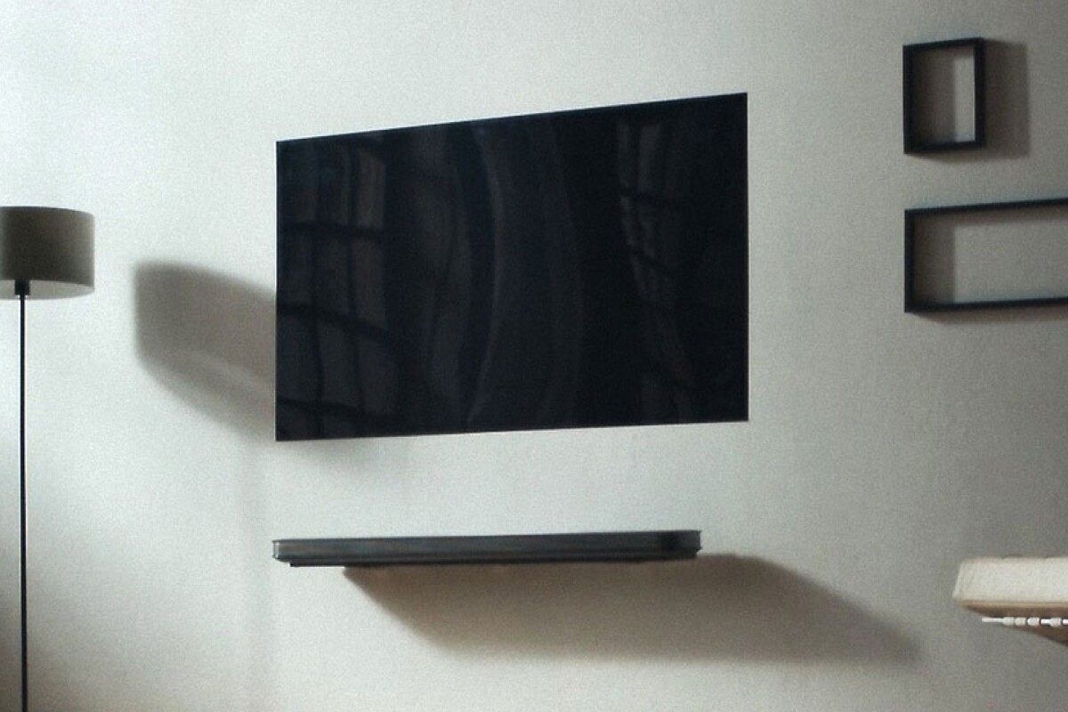 Lg S Flagship 77 Inch Wallpaper Oled Tv Lands In The Us