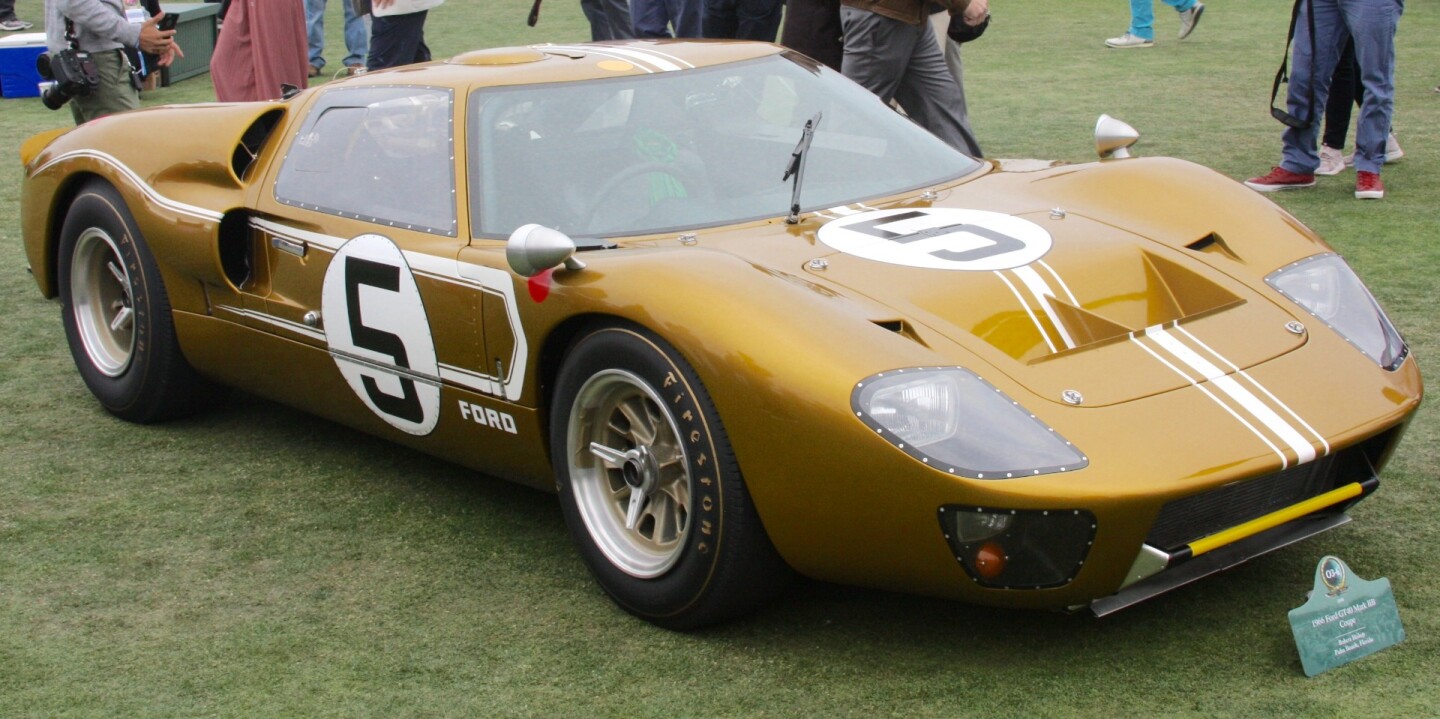 First in Class O3 (Postwar Sports) was this 1966 Ford GT40 Mark IIB Coupe, owned by Robert Bishop, Palm Beach, Florida