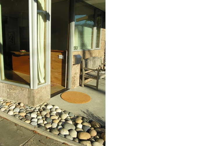 The house was built using resource-efficient and low-toxicity materials