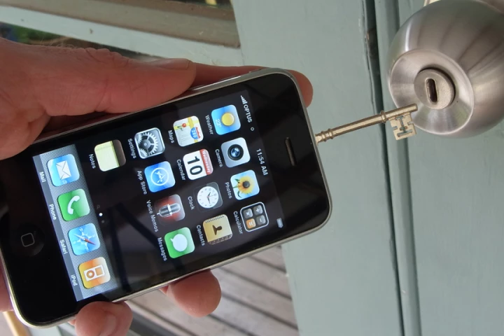 Apple's iKey would see your keys and wallet replaced by an iPhone or similar device